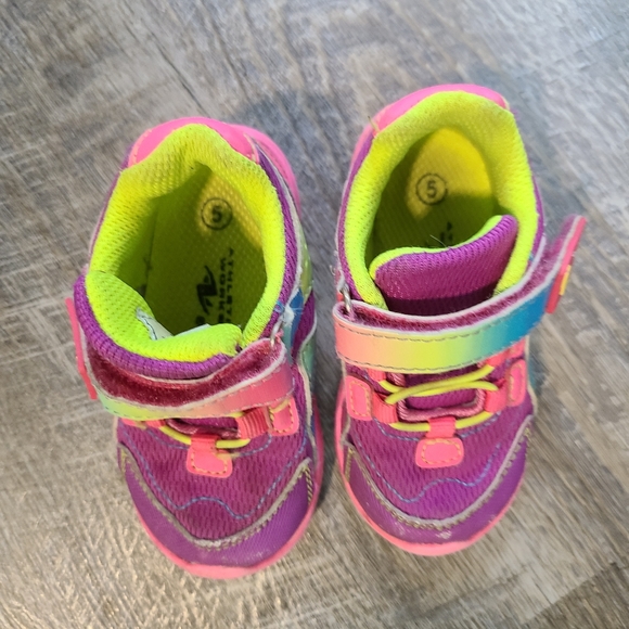 Runners - Picture 2 of 2